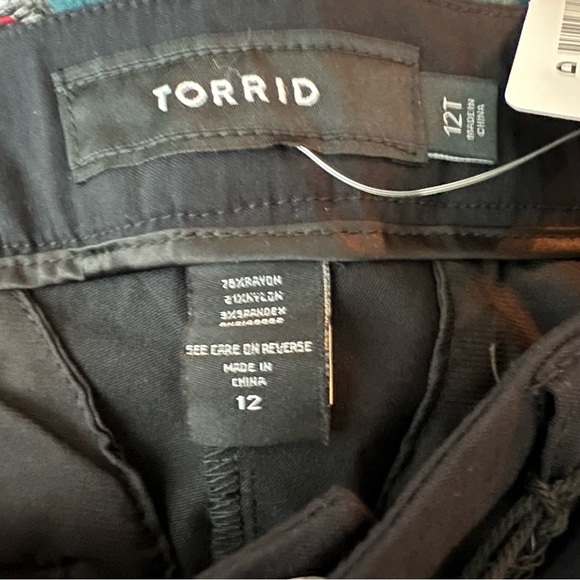 NWT Torrid The Noir Pant Collection Black Slim Flare Pants Size 12 - Picture 3 of 7